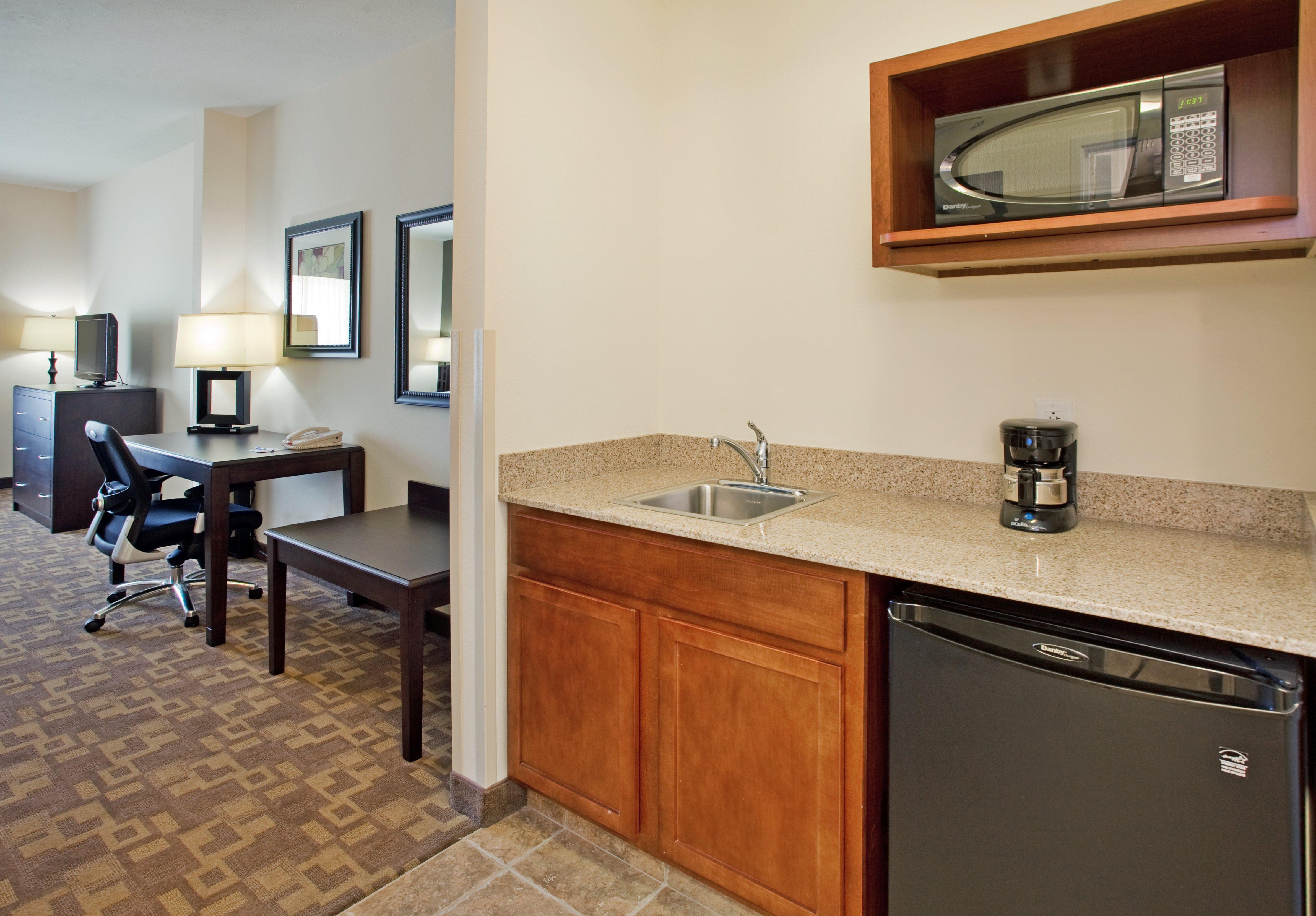 Holiday Inn Express & Suites North Topeka Extérieur photo