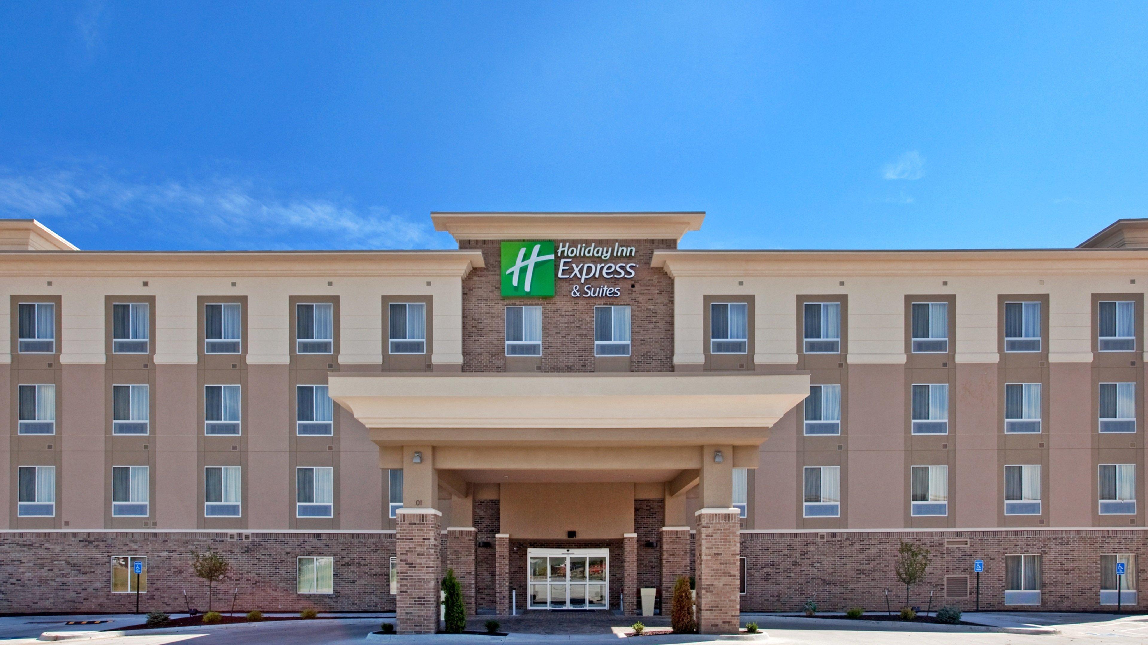 Holiday Inn Express & Suites North Topeka Extérieur photo