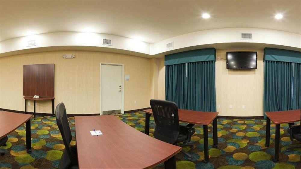 Holiday Inn Express & Suites North Topeka Extérieur photo