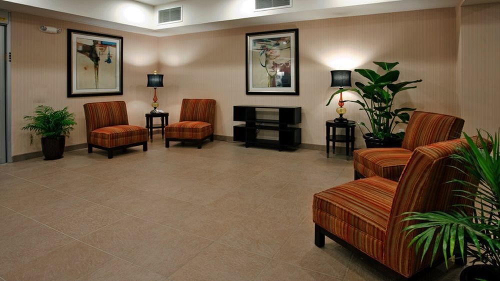 Holiday Inn Express & Suites North Topeka Extérieur photo