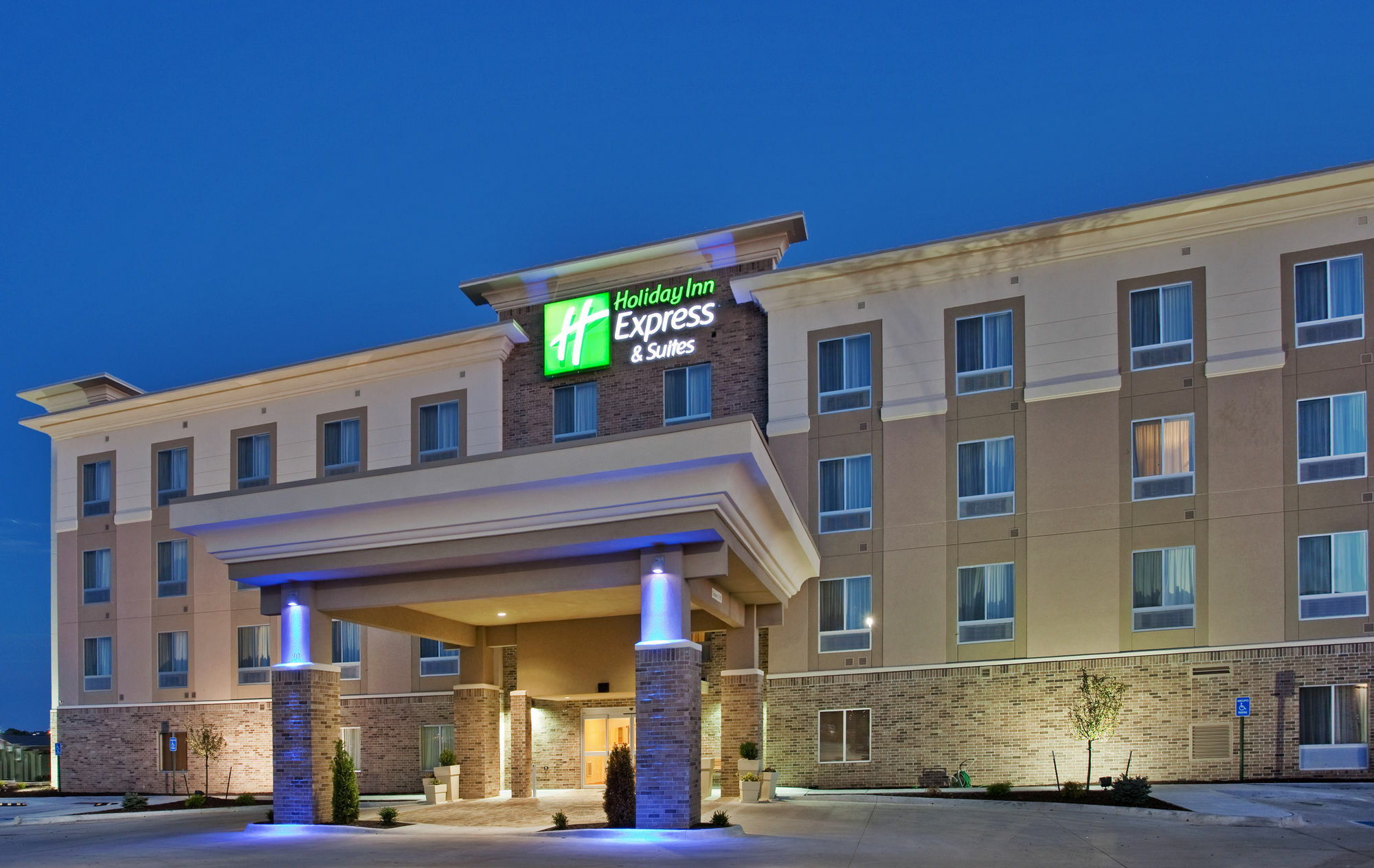 Holiday Inn Express & Suites North Topeka Extérieur photo